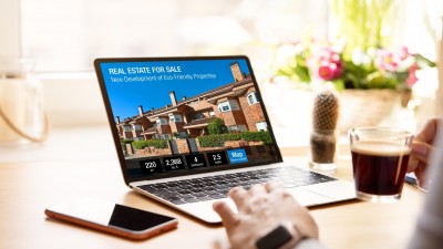 List Now or Wait? Deciding Whether to Sell Your Home Before Christmas or in January